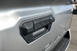 Toyota Tacoma 2WD SR5 Double Cab 6' Bed AT (Natl) 2025