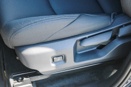 Toyota Tacoma 2WD SR5 Double Cab 6' Bed AT (Natl) 2026