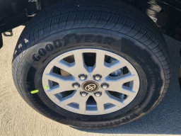 Toyota Tacoma 2WD SR5 Double Cab 6' Bed AT (Natl) 2026