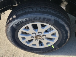 Toyota Tacoma 2WD SR5 Double Cab 6' Bed AT (Natl) 2026