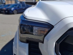 Toyota Tacoma 2WD SR5 Double Cab 6' Bed AT (Natl) 2026