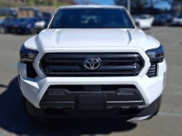 Toyota Tacoma 2WD SR5 Double Cab 6' Bed AT (Natl) 2026
