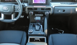 Toyota Tacoma 2WD TRD Sport Double Cab 5' Bed AT (Natl) 2026