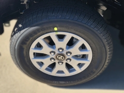 Toyota Tacoma 2WD SR5 Double Cab 6' Bed AT (Natl) 2026