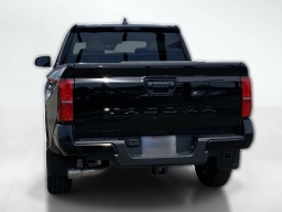 Toyota Tacoma 2WD SR5 Double Cab 5' Bed AT (Natl) 2026