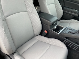 Toyota Tacoma 2WD SR5 Double Cab 5' Bed AT (Natl) 2026
