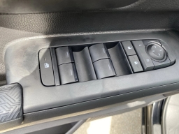 Toyota Tacoma 2WD SR5 Double Cab 5' Bed AT (Natl) 2026
