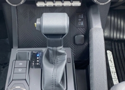 Toyota Tacoma 2WD SR5 Double Cab 5' Bed AT (Natl) 2026