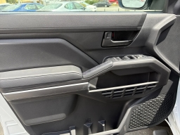 Toyota Tacoma 2WD SR5 Double Cab 6' Bed AT (Natl) 2026