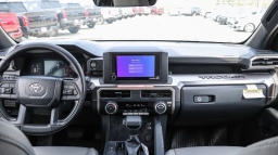 Toyota Tacoma 2WD SR5 Double Cab 5' Bed AT (Natl) 2026
