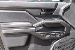 Toyota Tacoma 2WD SR5 Double Cab 5' Bed AT (Natl) 2026