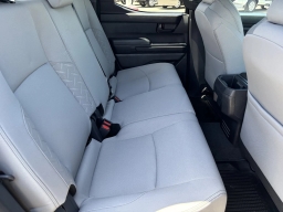Toyota Tacoma 2WD SR5 Double Cab 5' Bed AT (Natl) 2026