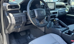 Toyota Tacoma 2WD SR5 Double Cab 5' Bed AT (Natl) 2026
