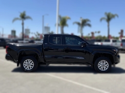 Toyota Tacoma 2WD SR5 Double Cab 5' Bed AT (Natl) 2026
