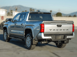Toyota Tacoma 2WD SR5 Double Cab 5' Bed AT (Natl) 2026