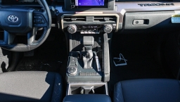 Toyota Tacoma 2WD SR5 Double Cab 6' Bed AT (Natl) 2026