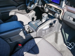 Toyota Tacoma 2WD SR5 Double Cab 6' Bed AT (Natl) 2026