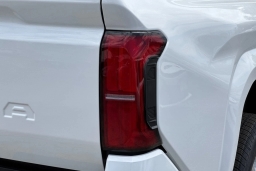 Toyota Tacoma 2WD SR5 Double Cab 6' Bed AT (Natl) 2026