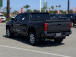 Toyota Tacoma 2WD SR5 Double Cab 6' Bed AT (Natl) 2026