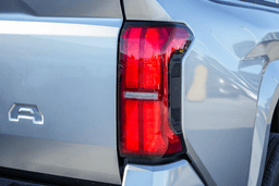 Toyota Tacoma 4WD SR5 Double Cab 5' Bed AT (Natl) 2026