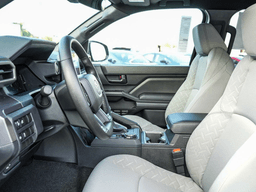 Toyota Tacoma 4WD SR5 Double Cab 5' Bed AT (Natl) 2026