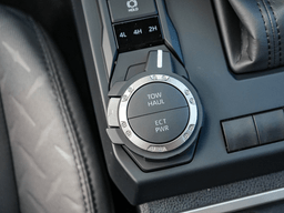 Toyota Tacoma 4WD SR5 Double Cab 5' Bed AT (Natl) 2026