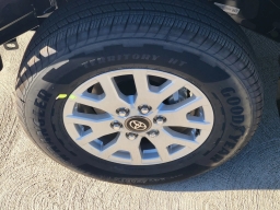 Toyota Tacoma 2WD SR5 Double Cab 6' Bed AT (Natl) 2026