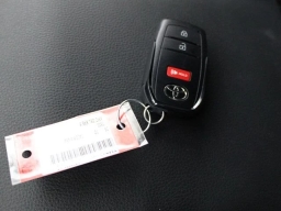 Toyota Tacoma 4WD SR5 Double Cab 6' Bed AT (Natl) 2026