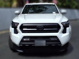 Toyota Tacoma 4WD SR5 Double Cab 5' Bed AT (Natl) 2026