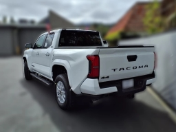 Toyota Tacoma 4WD SR5 Double Cab 5' Bed AT (Natl) 2026