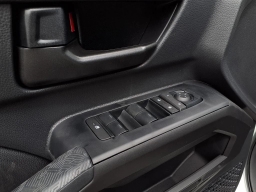 Toyota Tacoma 4WD SR5 Double Cab 5' Bed AT (Natl) 2026