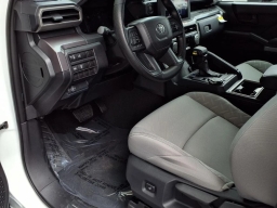 Toyota Tacoma 4WD SR5 Double Cab 5' Bed AT (Natl) 2026