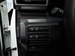 Toyota Tacoma 4WD SR5 Double Cab 5' Bed AT (Natl) 2026