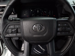 Toyota Tacoma 4WD SR5 Double Cab 5' Bed AT (Natl) 2026