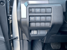 Toyota Tacoma 4WD SR5 Double Cab 5' Bed AT (Natl) 2026