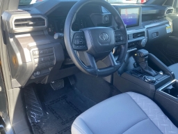 Toyota Tacoma 4WD SR5 Double Cab 5' Bed AT (Natl) 2026