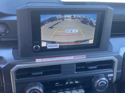 Toyota Tacoma 4WD SR5 Double Cab 5' Bed AT (Natl) 2026