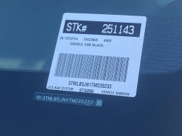 Toyota Tacoma 4WD SR5 Double Cab 5' Bed AT (Natl) 2026