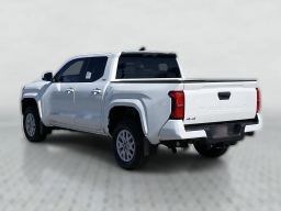 Toyota Tacoma 4WD SR5 Double Cab 5' Bed AT (Natl) 2026
