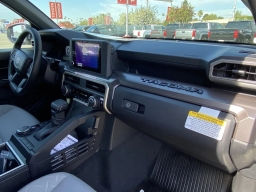 Toyota Tacoma 4WD SR5 Double Cab 5' Bed AT (Natl) 2026