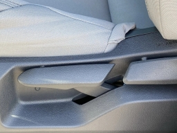 Toyota Tacoma 4WD SR5 Double Cab 5' Bed AT (Natl) 2026