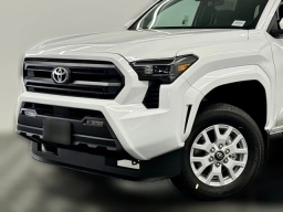 Toyota Tacoma 4WD SR5 Double Cab 6' Bed AT (Natl) 2026