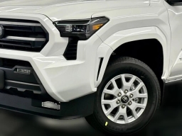 Toyota Tacoma 4WD SR5 Double Cab 6' Bed AT (Natl) 2026