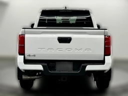 Toyota Tacoma 4WD SR5 Double Cab 6' Bed AT (Natl) 2026