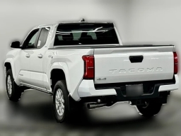 Toyota Tacoma 4WD SR5 Double Cab 6' Bed AT (Natl) 2026