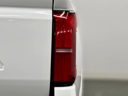 Toyota Tacoma 4WD SR5 Double Cab 6' Bed AT (Natl) 2026