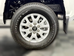 Toyota Tacoma 4WD SR5 Double Cab 6' Bed AT (Natl) 2026