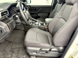 Toyota Tacoma 4WD SR5 Double Cab 6' Bed AT (Natl) 2026