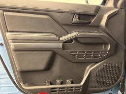 Toyota Tacoma 4WD SR5 Double Cab 5' Bed AT (Natl) 2026