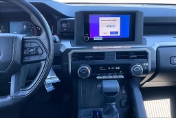 Toyota Tacoma 4WD SR5 Double Cab 6' Bed AT (Natl) 2026